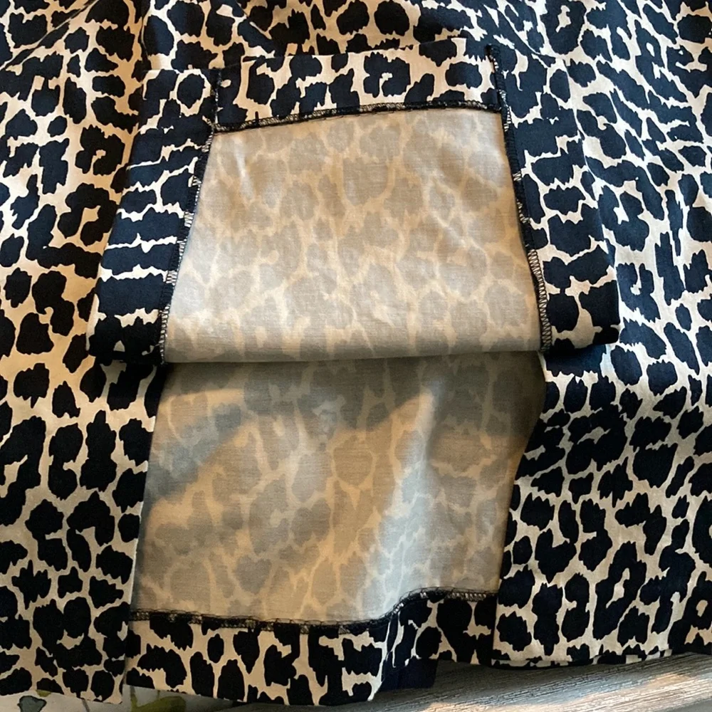 Classy Animal print pencil skirt. - Picture 3 of 5